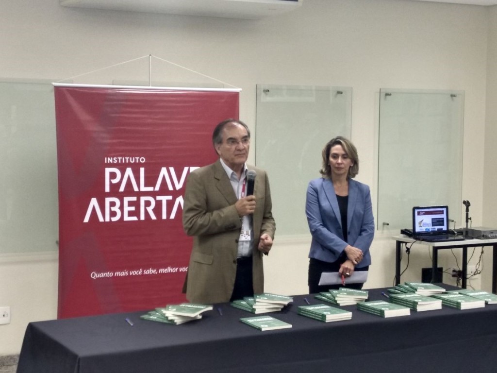 O presidente da ESPM Dalton Pastore e a diretora do Instituto Patrícia Blanco abrem evento sobre liberdade de imprensa. Foto: Lucas Abreu.
